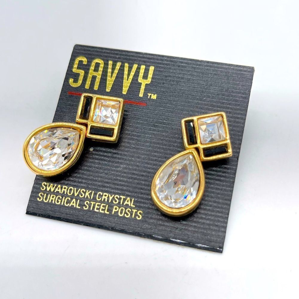 Savvy with Swarovski Crystal Tear Drop Earrings NWT